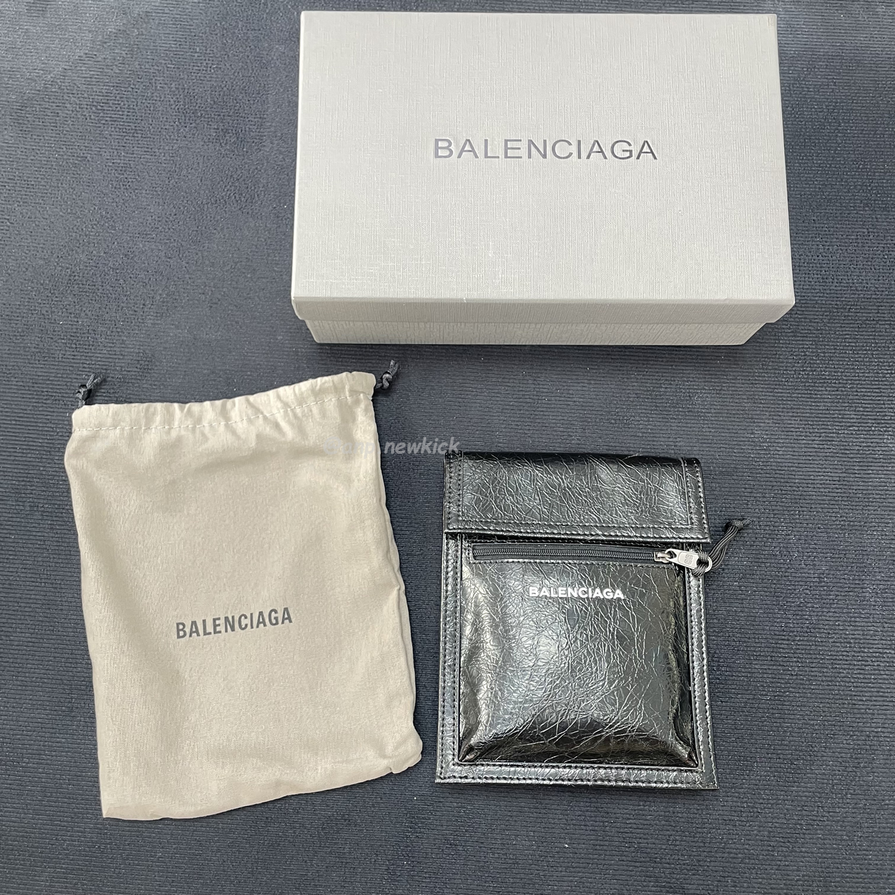 Balenciaga Explorer Arena Cracked Leather Messenger Bag Black (9) - newkick.org